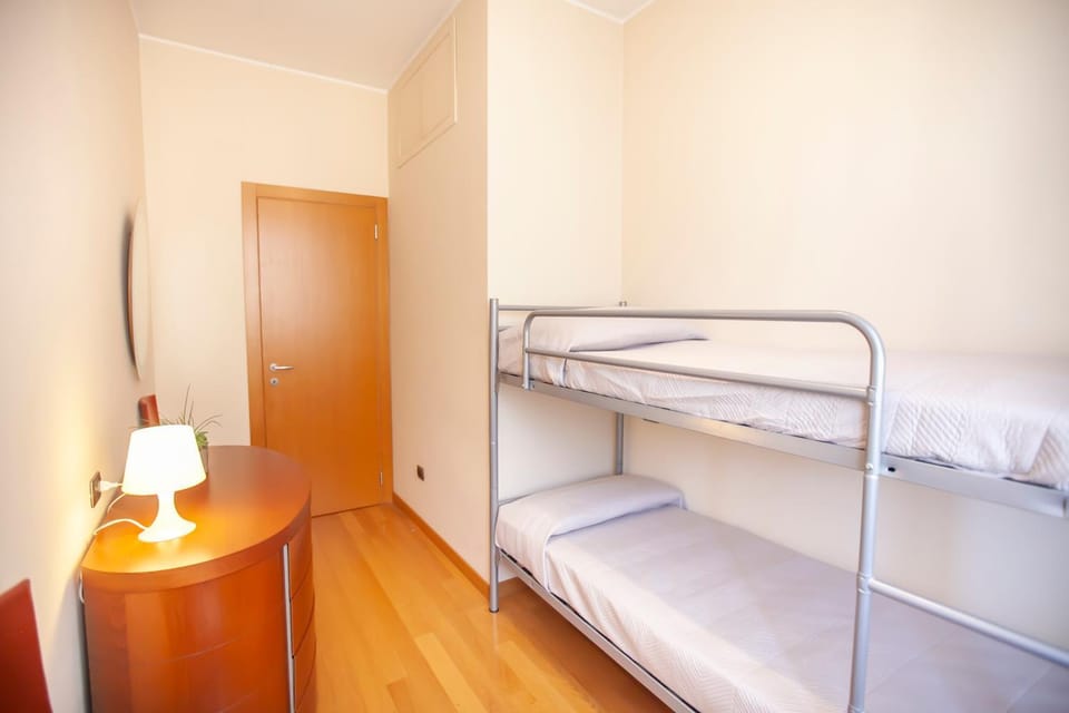 Bed, Photo of the whole room, Bedroom, bunk bed