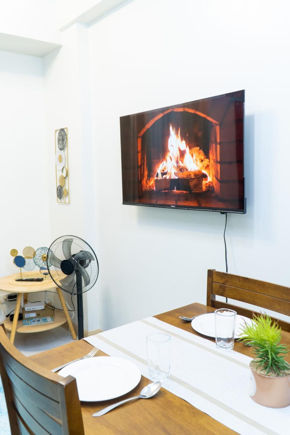 Communal lounge/ TV room, TV and multimedia, Dining area, Evening entertainment, fireplace