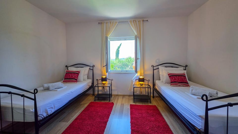 Bed, Photo of the whole room, Bedroom, Sea view