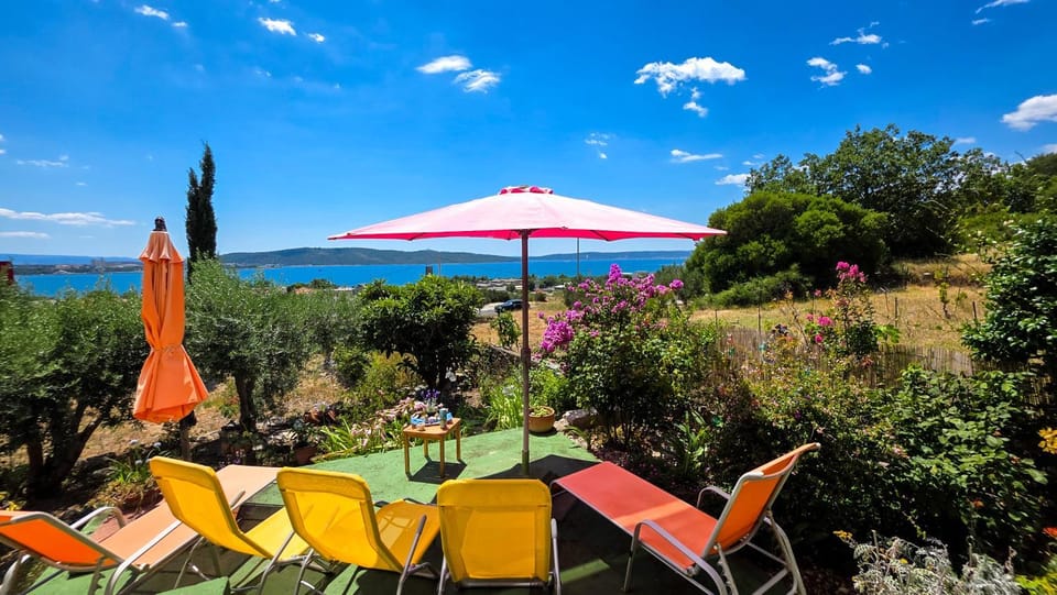 Garden, Balcony/Terrace, Seating area, Sea view, sunbed