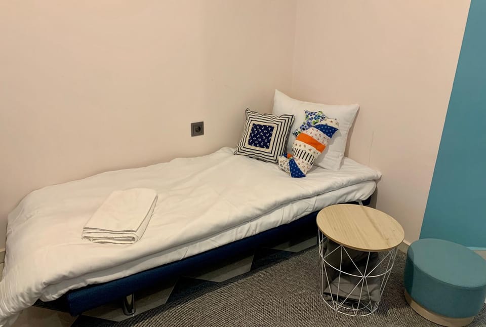cot