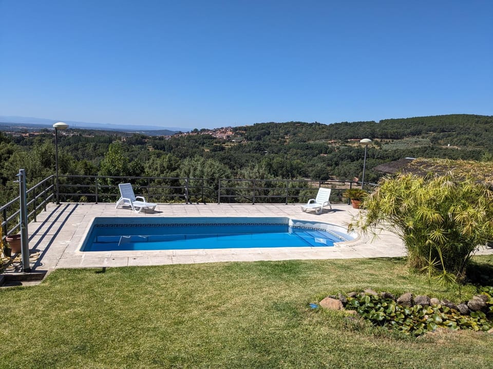 Day, Natural landscape, Garden, Pool view, Swimming pool, Open Air Bath, sunbed