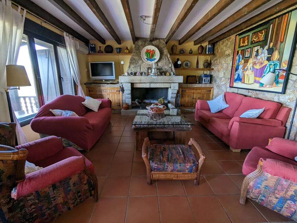 Communal lounge/ TV room, TV and multimedia, flat iron