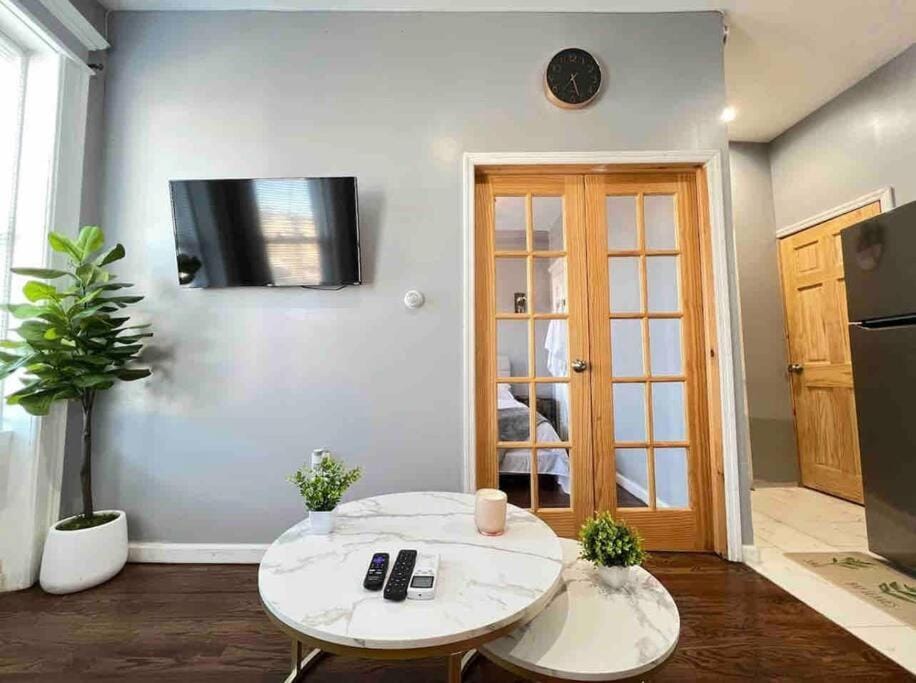 TV and multimedia, Dining area