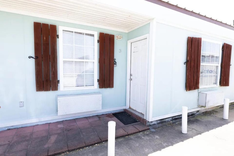 Whiskey Bay Lodge Apartment in Boothville-Venice