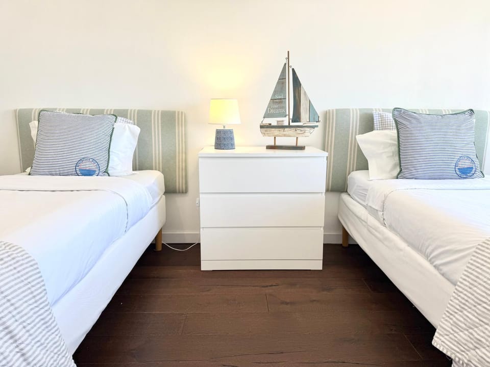 The Luxe View Spot Apartment in Costa da Caparica