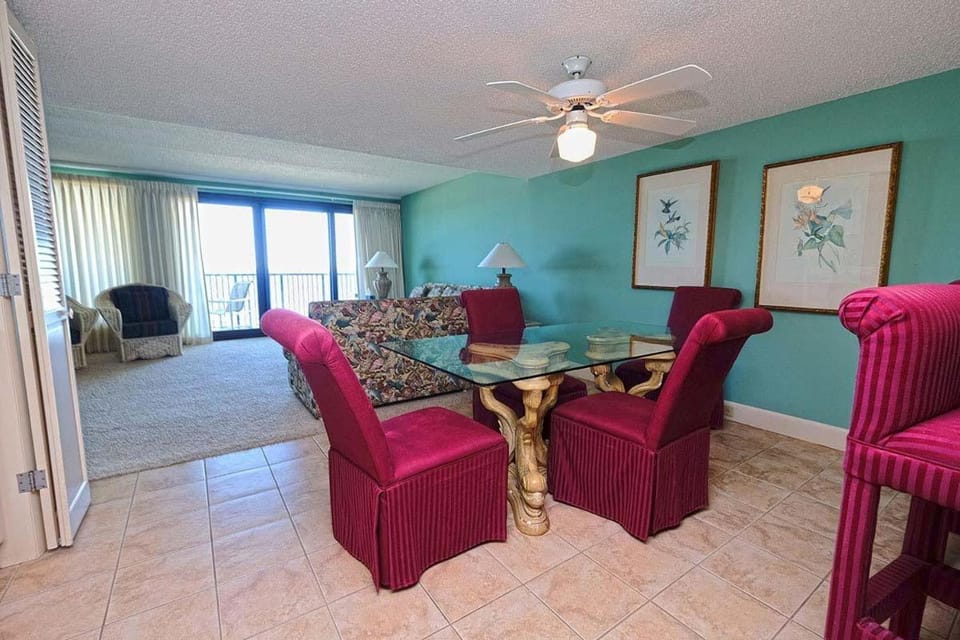 Seaside Splendor Elegant 2BR Condo Resort Perks House in South Carolina