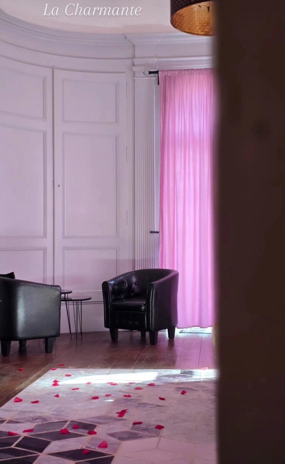 Suite Romantique La Charmante Apartment in Bourgogne-Franche-Comté