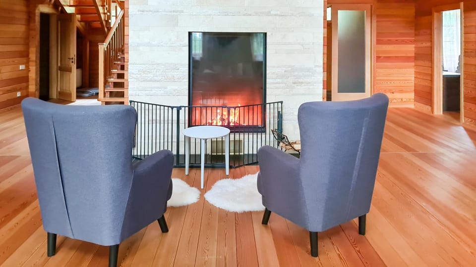 Seating area, flat iron