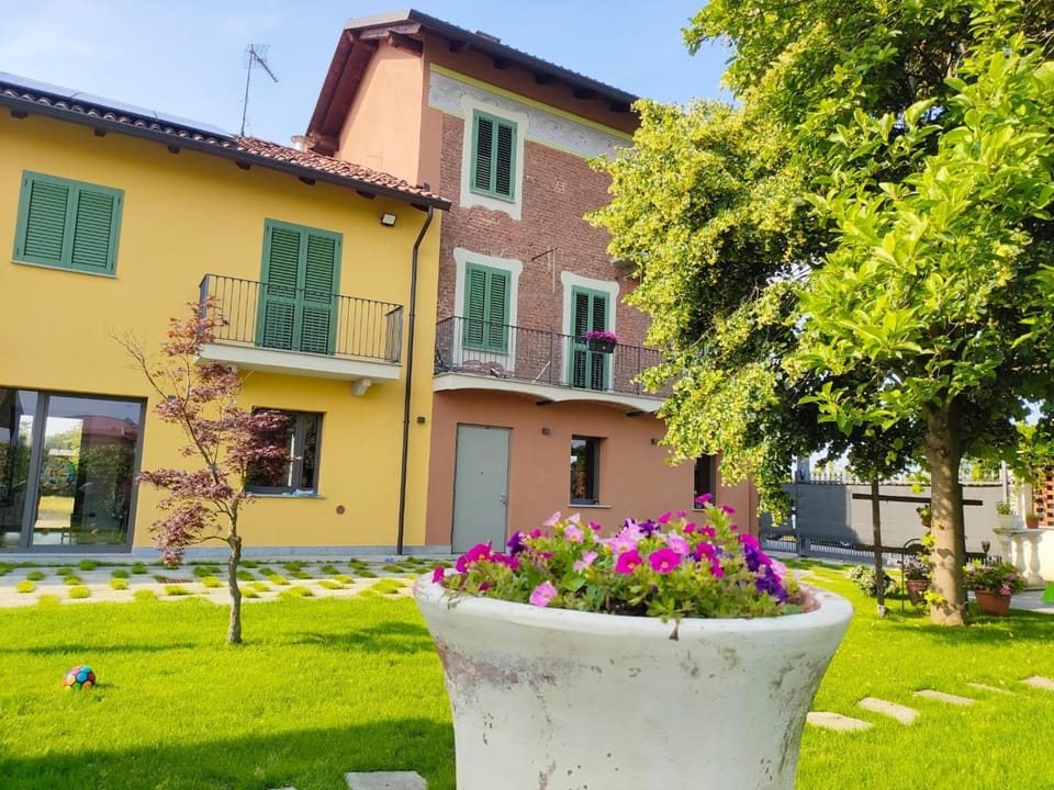 Property building, Garden