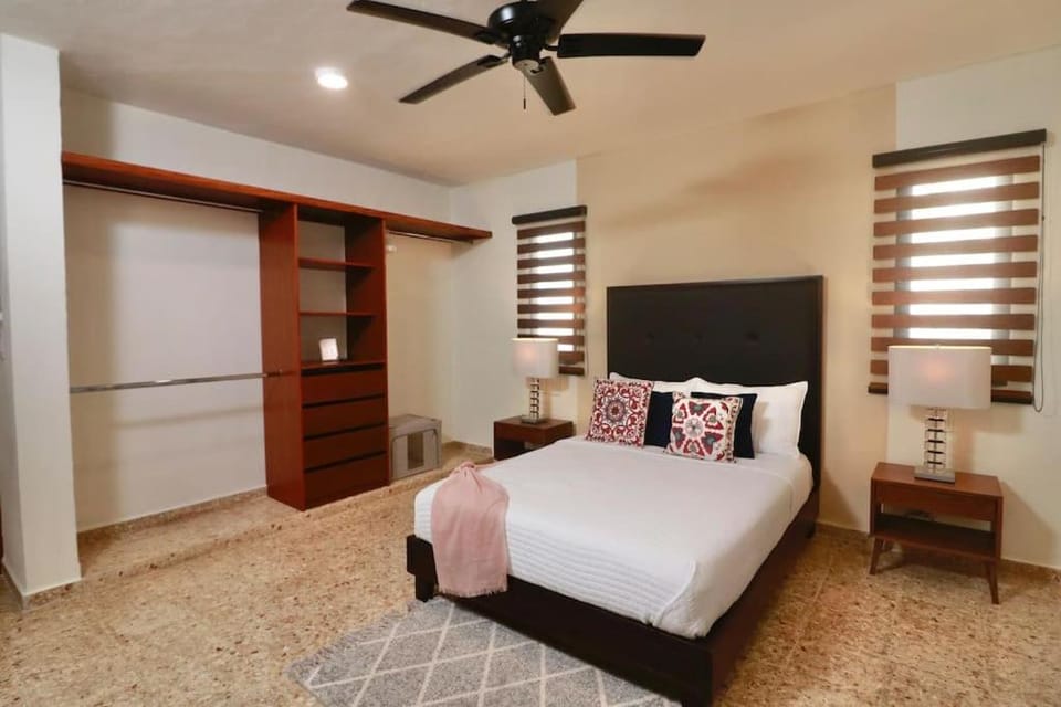 Bed, fireplace, wardrobe