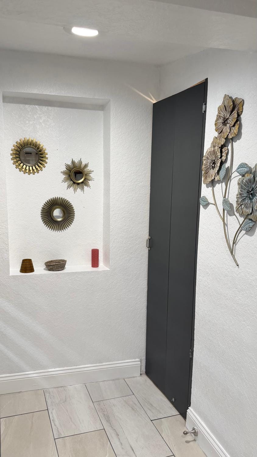 Bathroom, Decorative detail