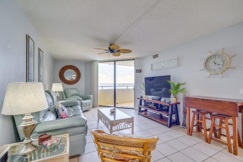 Pool & Beach Access: Waterfront Hudson Condo! House in Hudson