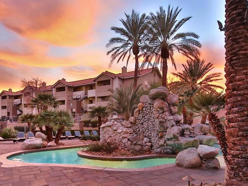 Day, Natural landscape, Summer, Pool view, Swimming pool, Swimming pool, Sunset, sunbed