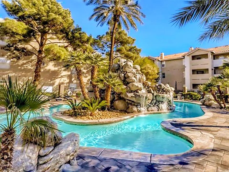 Spring, Day, Winter, Summer, Autumn, Pool view, Area and facilities, Swimming pool, Seasons, sunbed