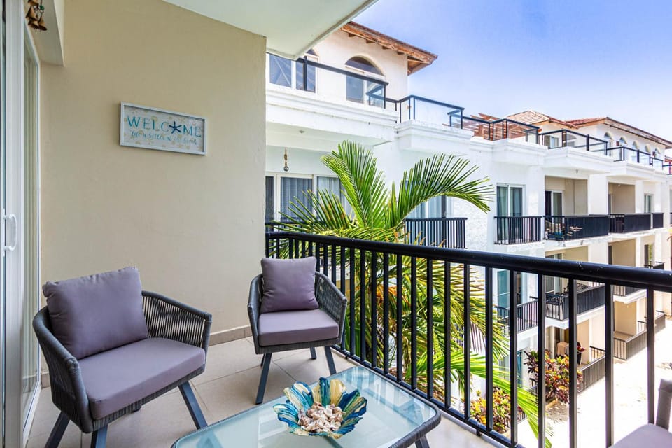 Patio, View (from property/room), Balcony/Terrace, Seating area