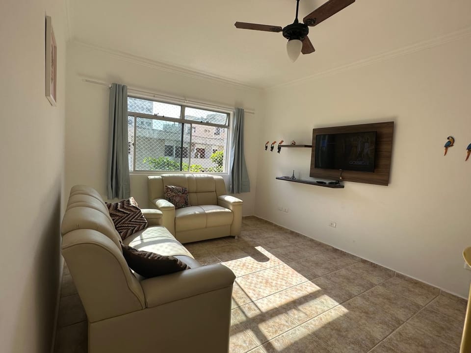 Apartamento uma quadra do mar- Praia da Enseada - melhor do Guarujá Apartment in State of São Paulo