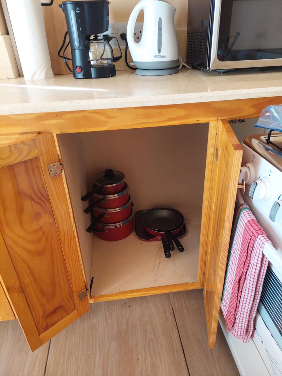 Coffee/tea facilities, Kitchen or kitchenette
