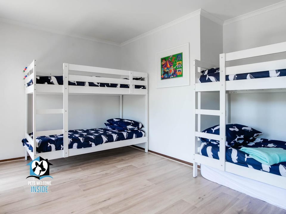 Bed, Bedroom, bunk bed