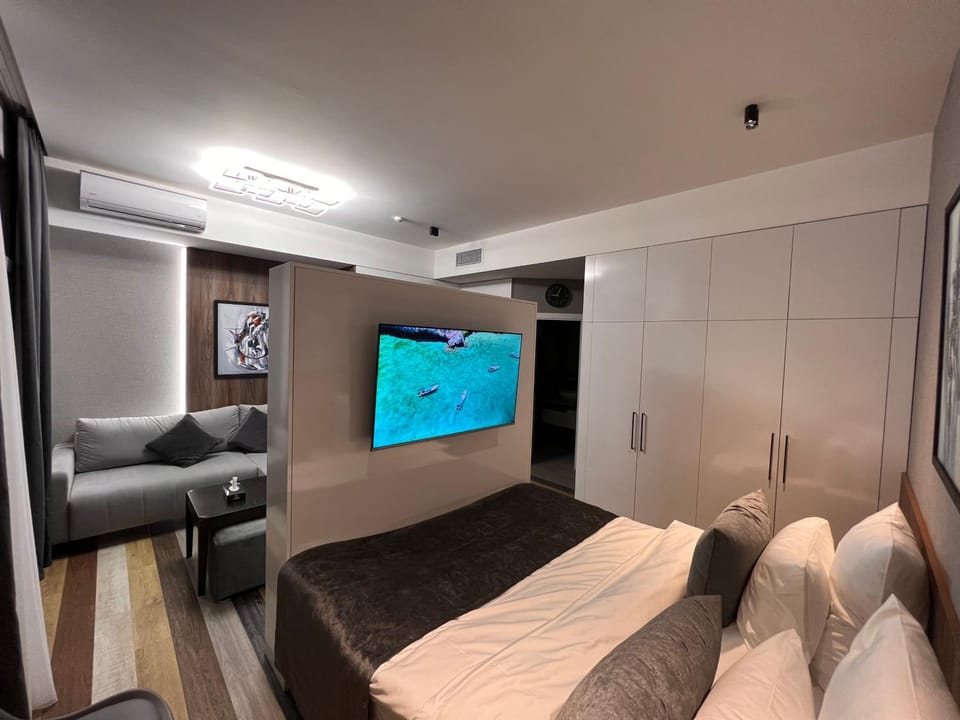 Communal lounge/ TV room