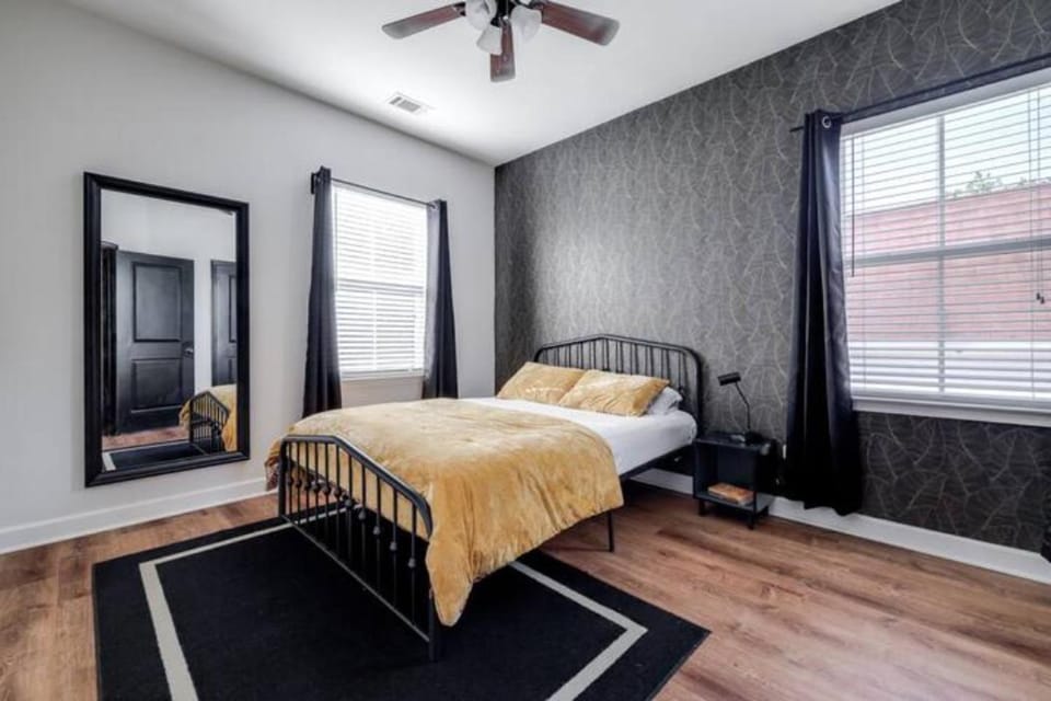 Bed, Bedroom, fireplace