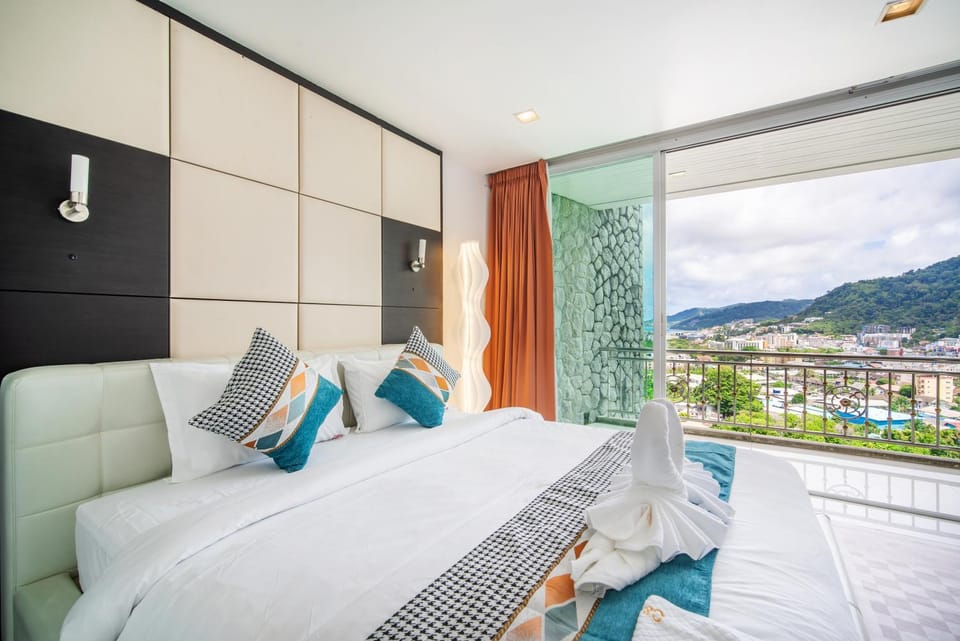 Bed, Natural landscape, View (from property/room), Balcony/Terrace, Bedroom