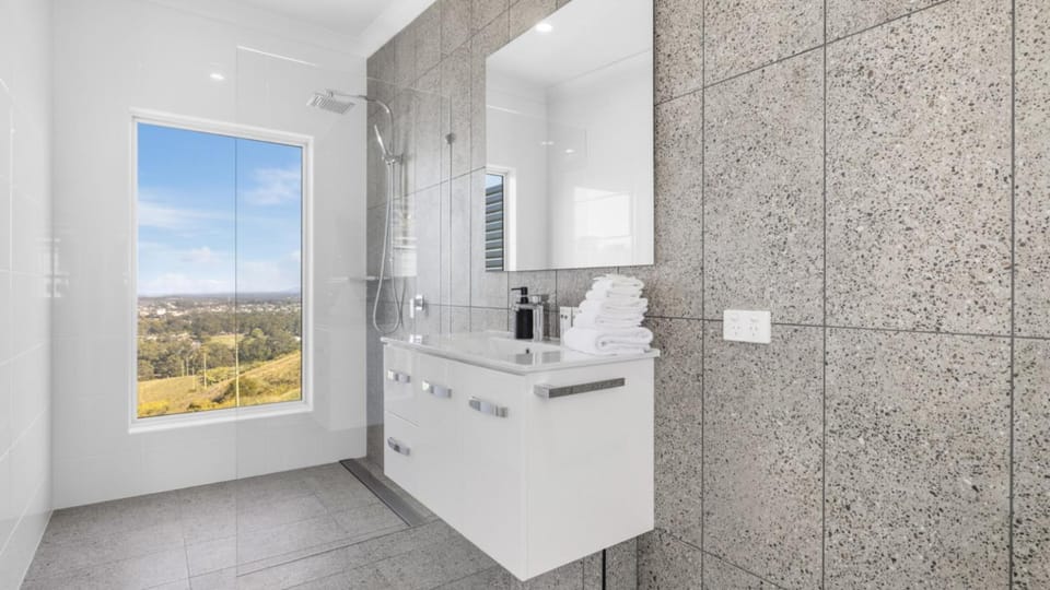 Altitude - Pet-Friendly, Romantic, Accessible House in Coffs Harbour