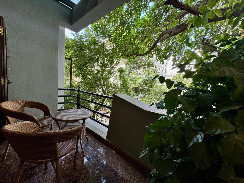 Patio, Spring, Day, Garden, View (from property/room), Balcony/Terrace, Balcony/Terrace, Living room, Seating area, Garden view