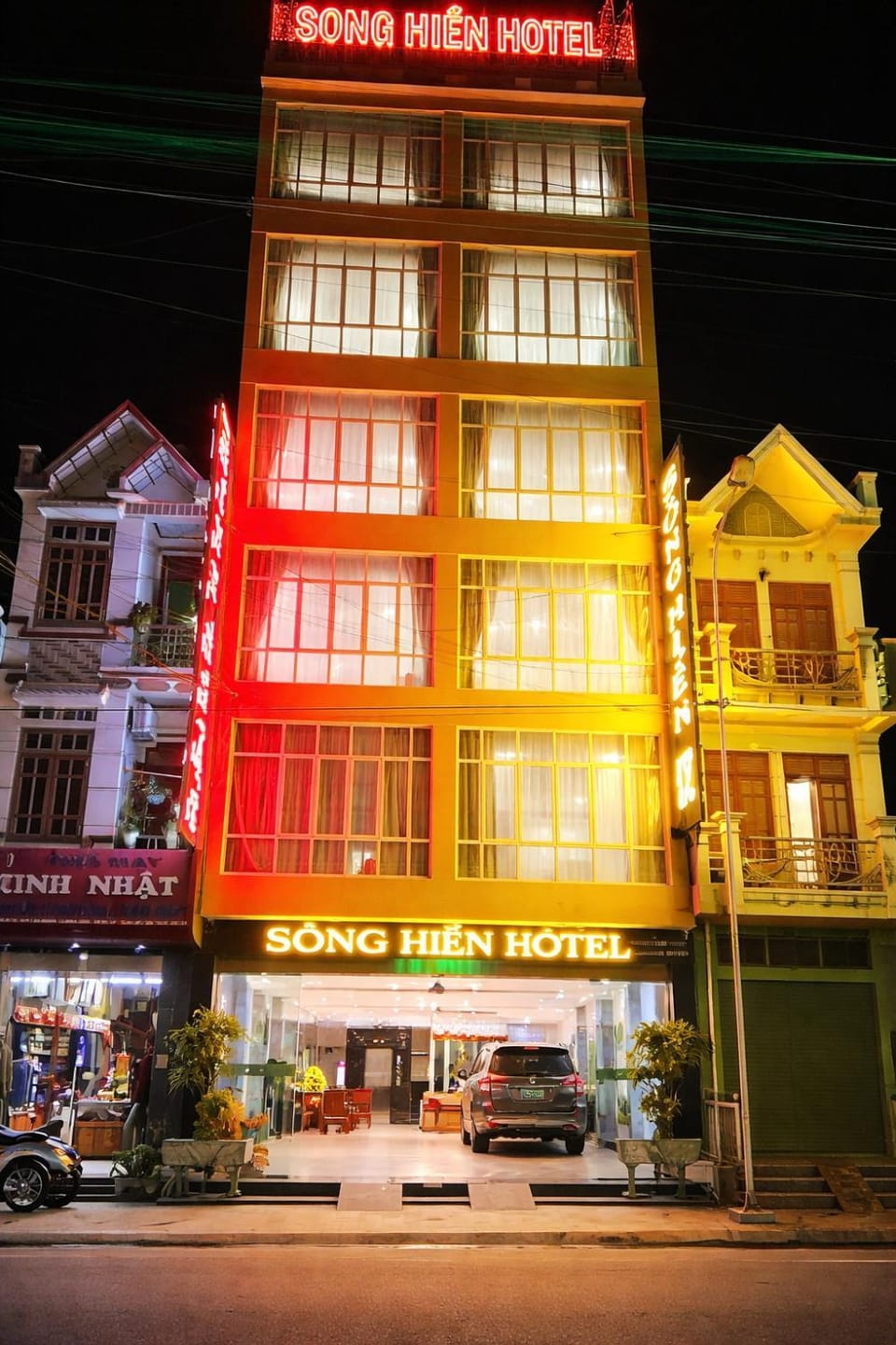 Property building, Facade/entrance