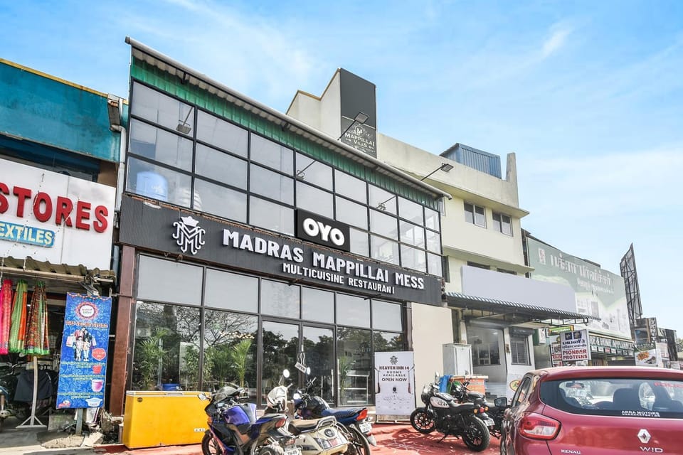 Facade/entrance