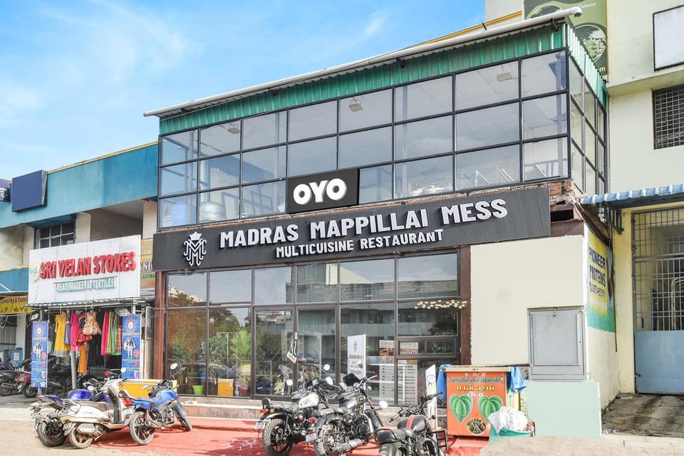 Facade/entrance