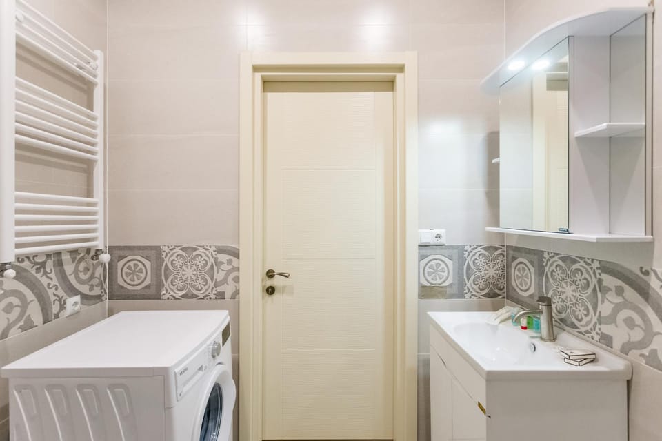 Bathroom, washing machine