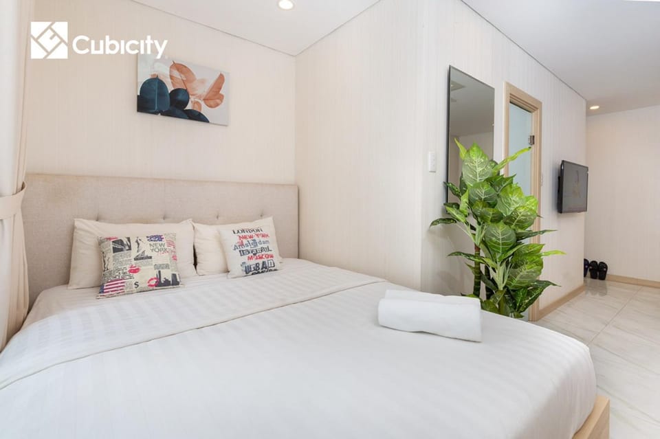 Bed, TV and multimedia