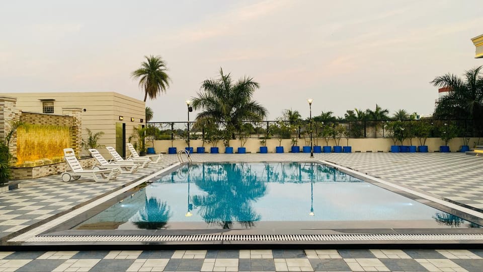 Day, Pool view, Swimming pool, sunbed