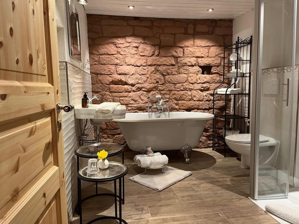 Shower, Toilet, Bathroom, Bath