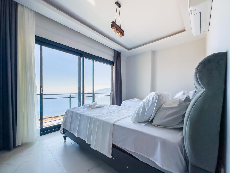 Bed, Bedroom, Sea view