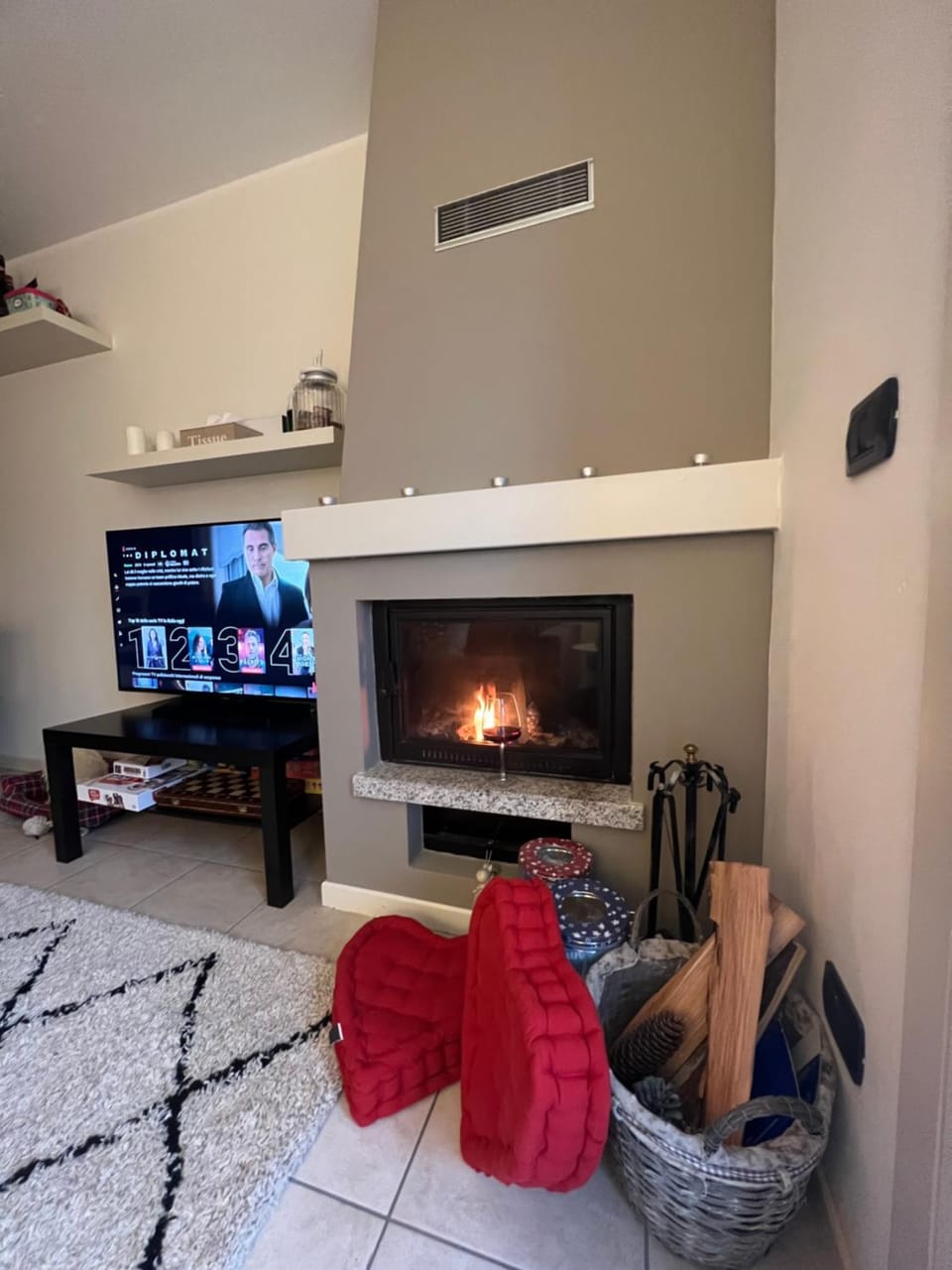 TV and multimedia, Seating area