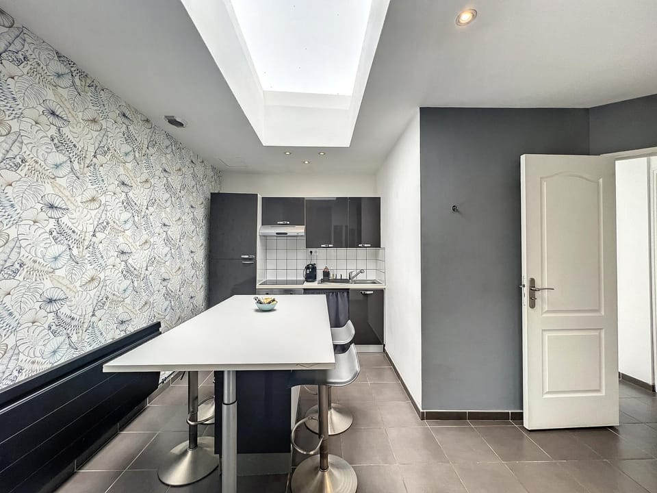 Dining area, kitchen