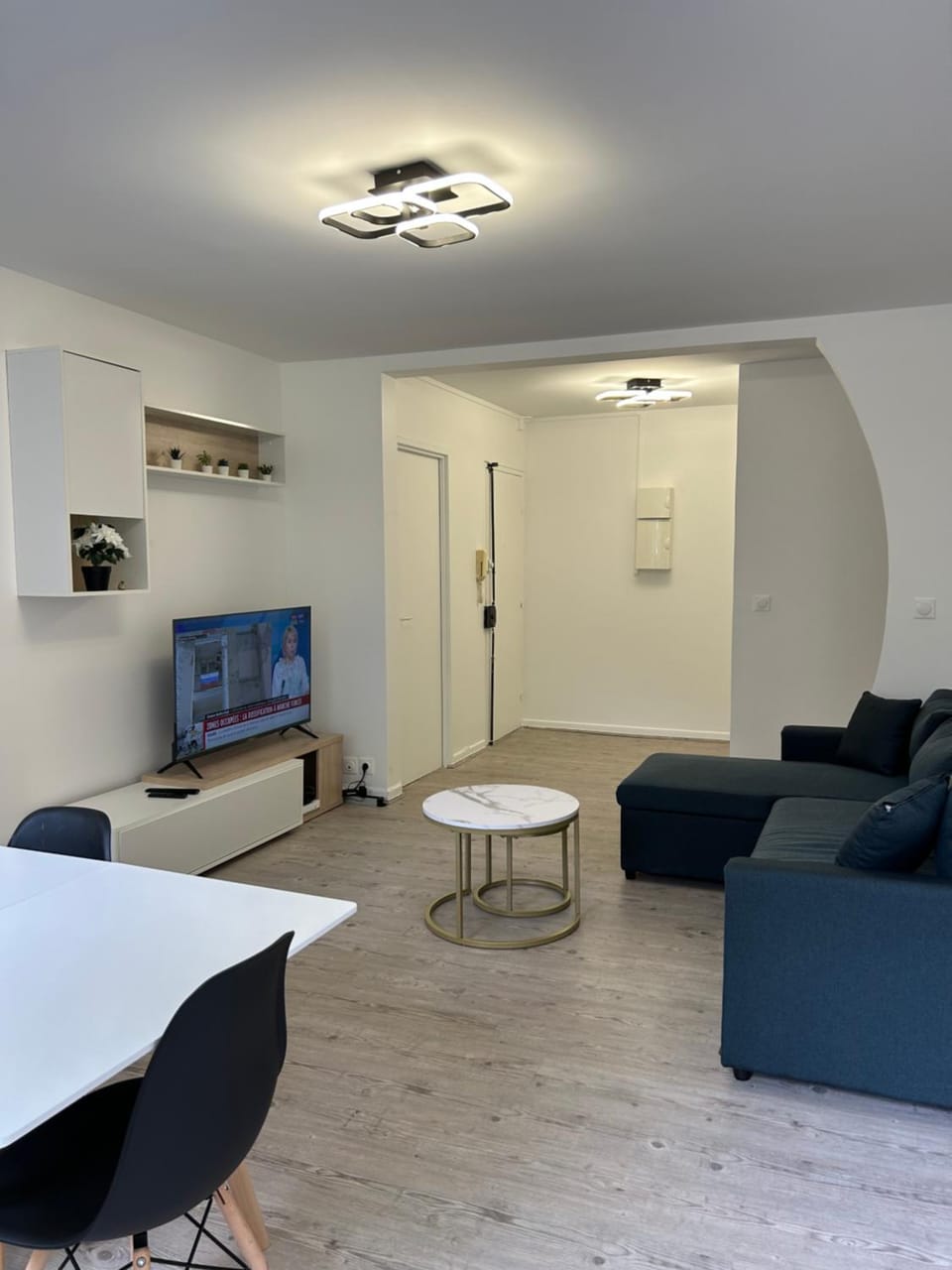 TV and multimedia, Living room, Seating area