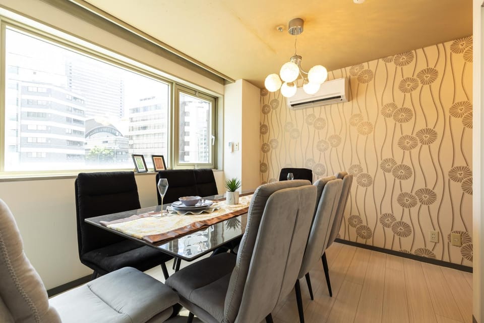 Living room, Seating area, Dining area, air conditioner