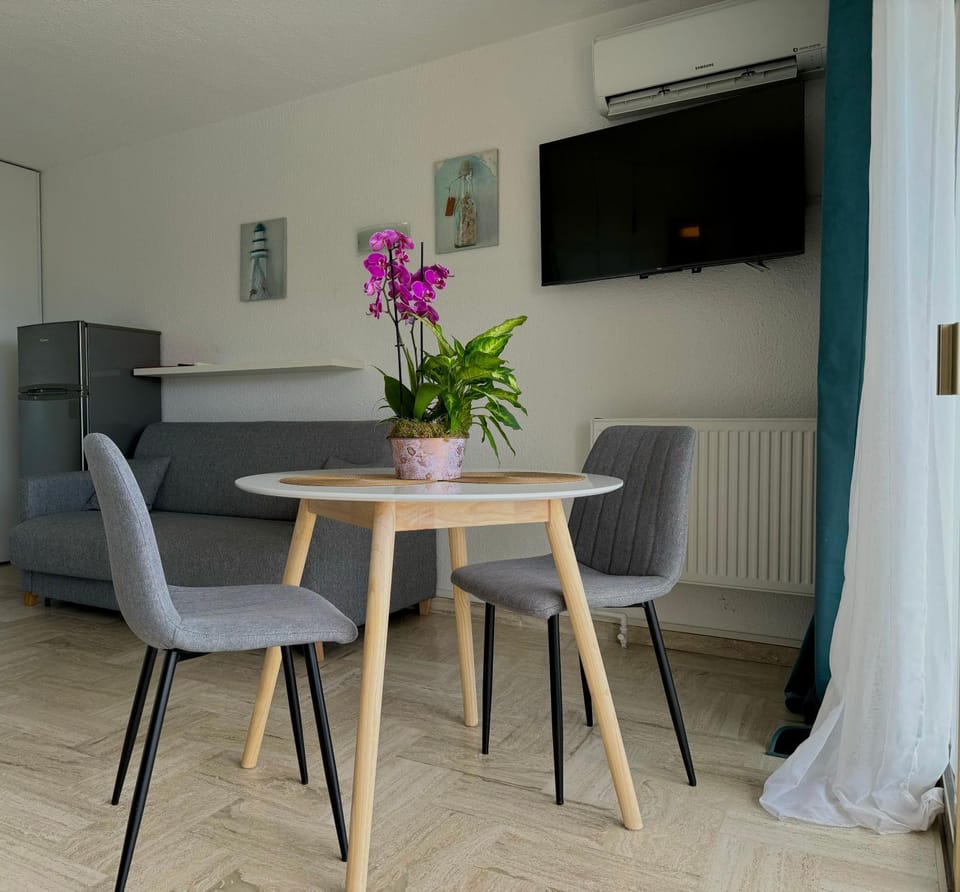 My Resid Appart Cannes marina vue mer Apartment in Mandelieu-La Napoule