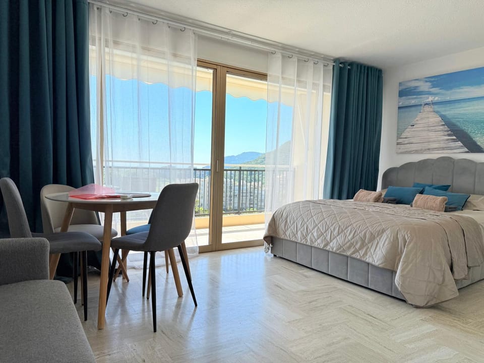 My Resid Appart Cannes marina vue mer Apartment in Mandelieu-La Napoule