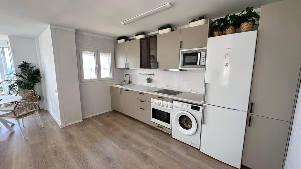 Kitchen or kitchenette, Living room