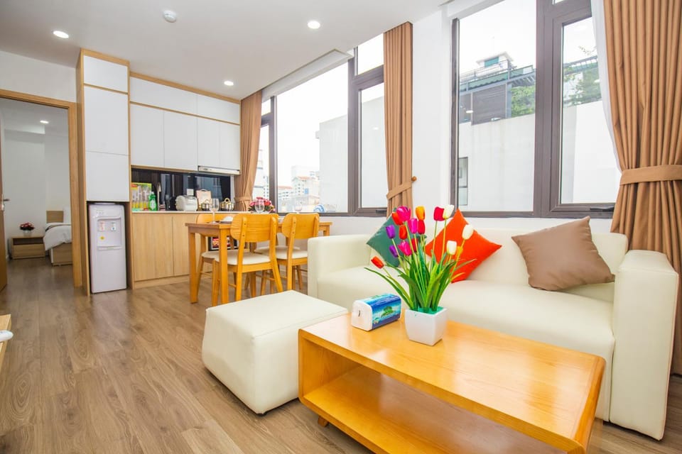 Kitchen or kitchenette, Living room, Seating area, Dining area, minibar, oven