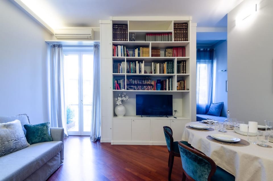 Library, TV and multimedia, Living room, Seating area