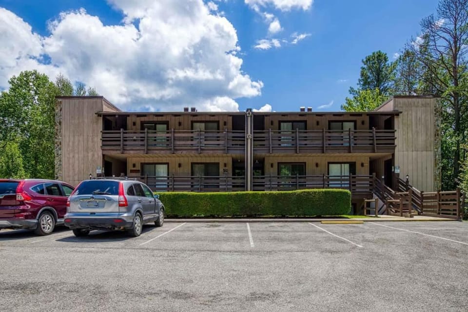 1023 English Mtn Condo by Beyond Expectations House in Sevier County