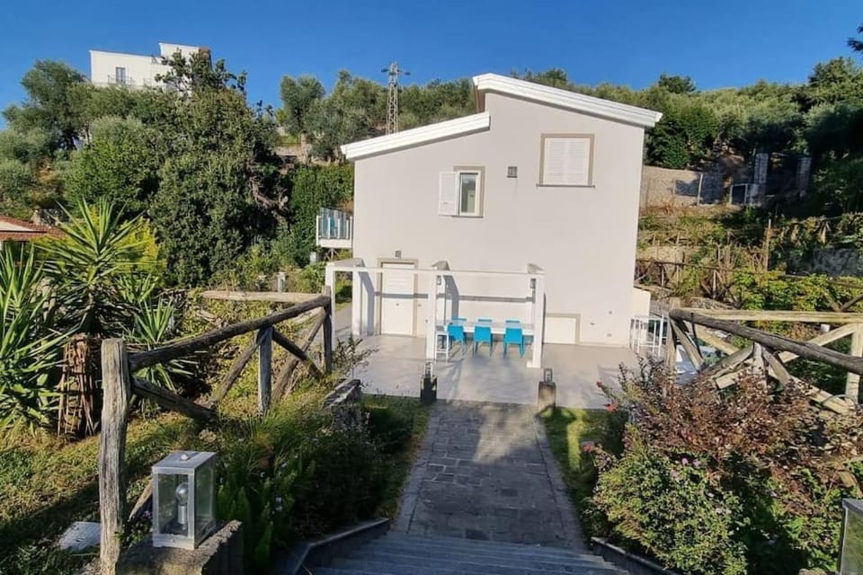 Property building, Day, Garden, Garden view