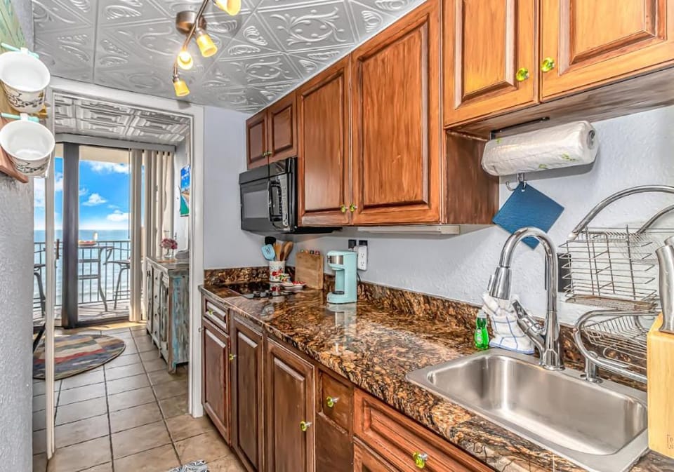 Newly Renovated- Oceanfront 1 Bedroom Suite- Sand Dunes 2726 House in Myrtle Beach