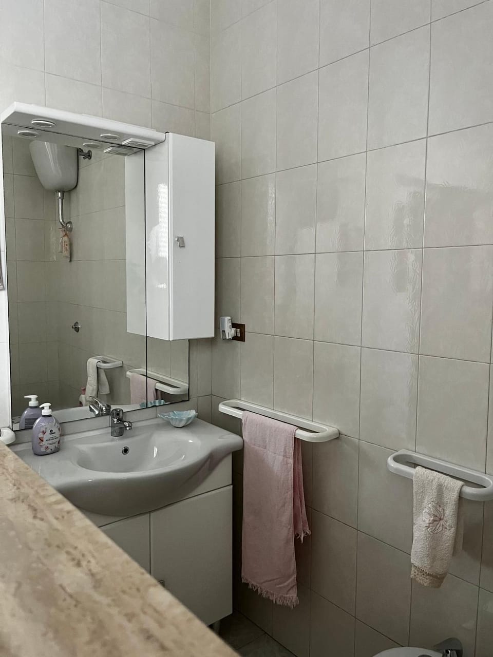 Toilet, Bathroom, towels