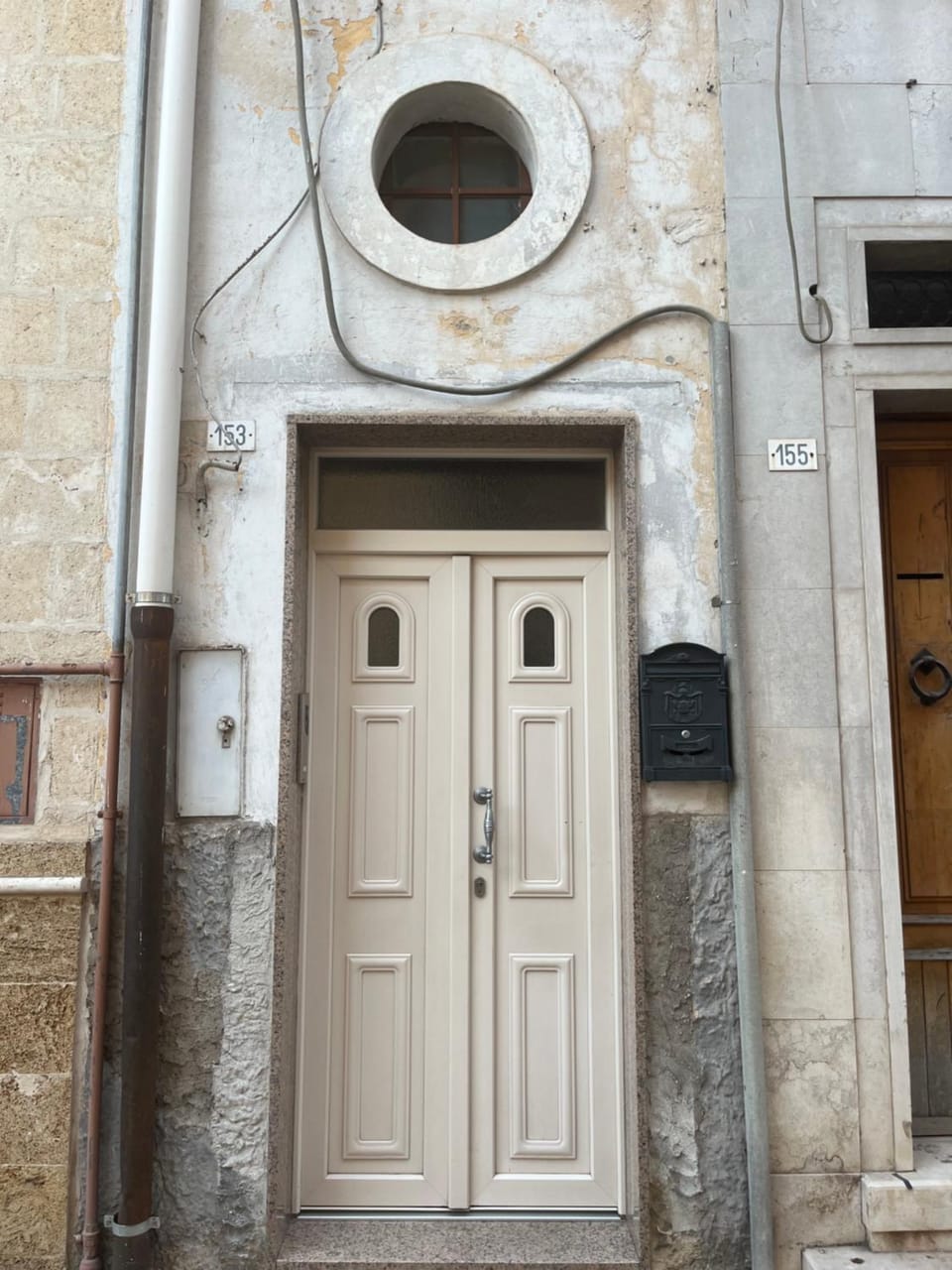 Facade/entrance